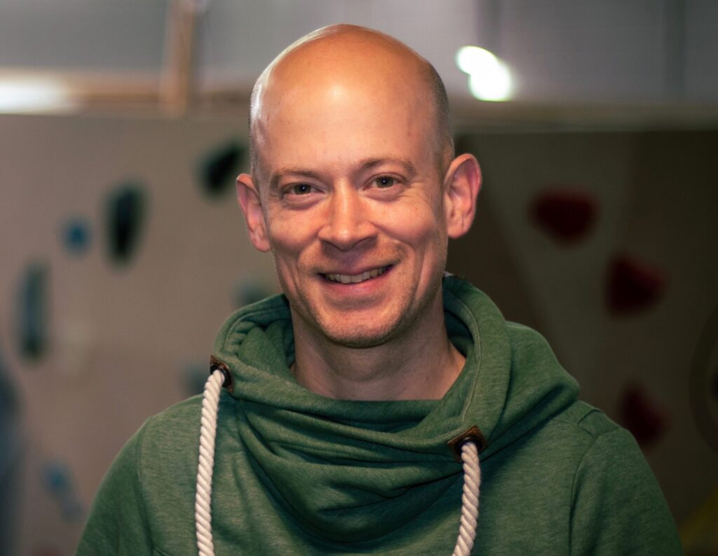 Lars Meesters dat ben ik, de masseur van massagepraktijk Velvære. Ik bied sportmassage ontspanningsmassage hotstone massage en klassieke massage. Voor ontspanning, welzijn, wellness en rust.